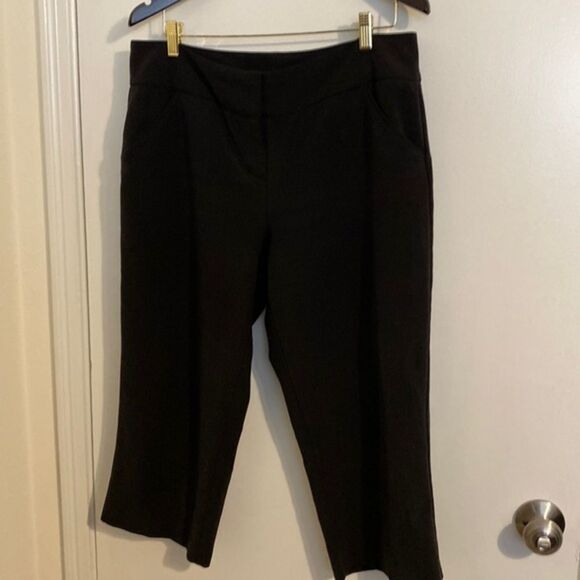 NICOLE Miller dress capris - Picture 2 of 10